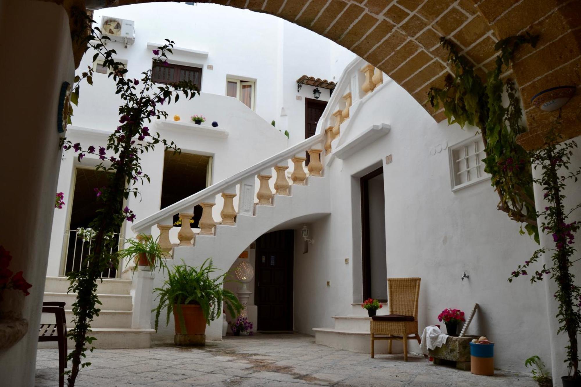 Kallistos Suites & Apartments Gallipoli Exterior photo