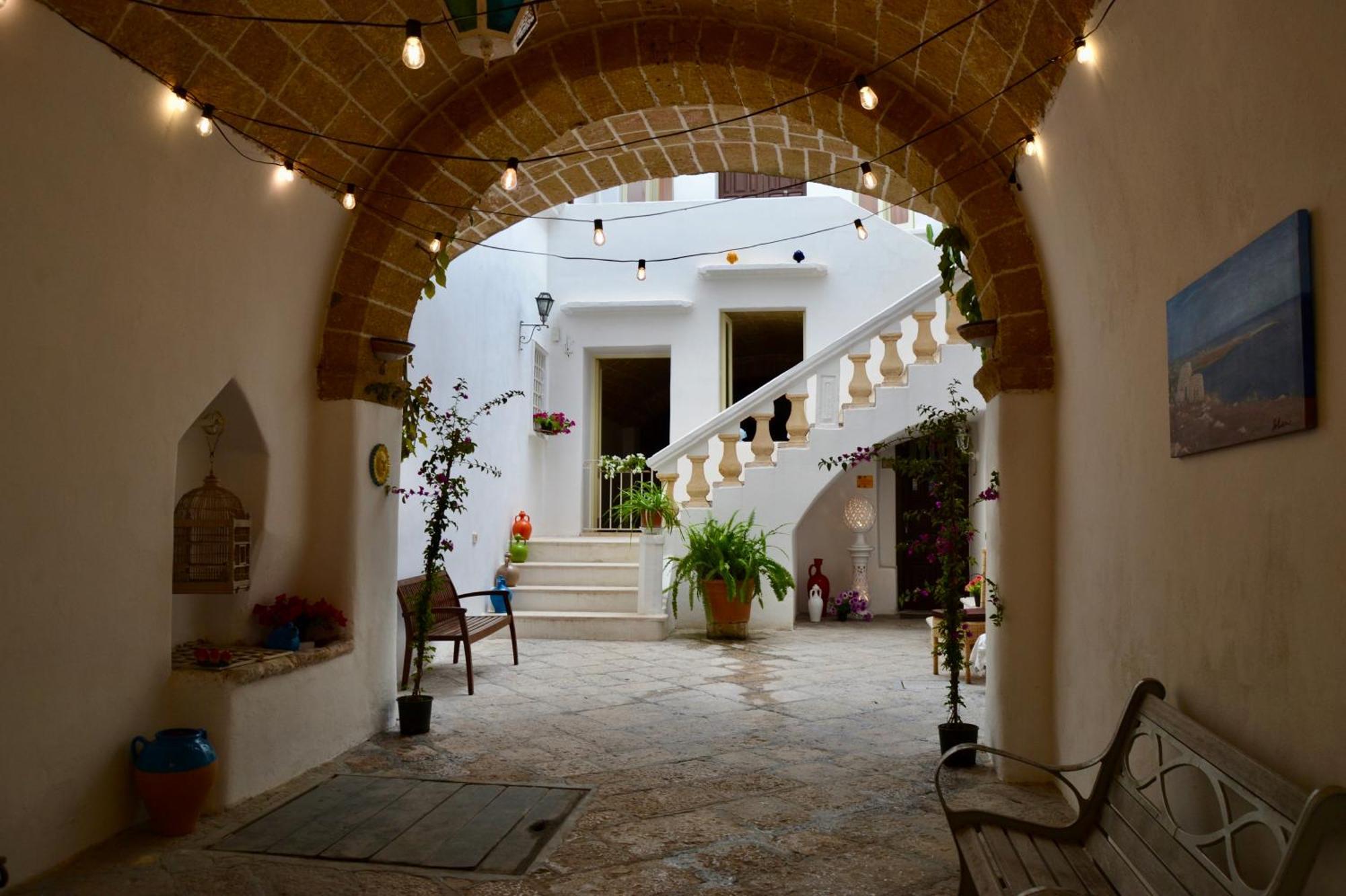 Kallistos Suites & Apartments Gallipoli Exterior photo